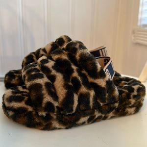 EUC Ugg Fluff Yeah Slippers